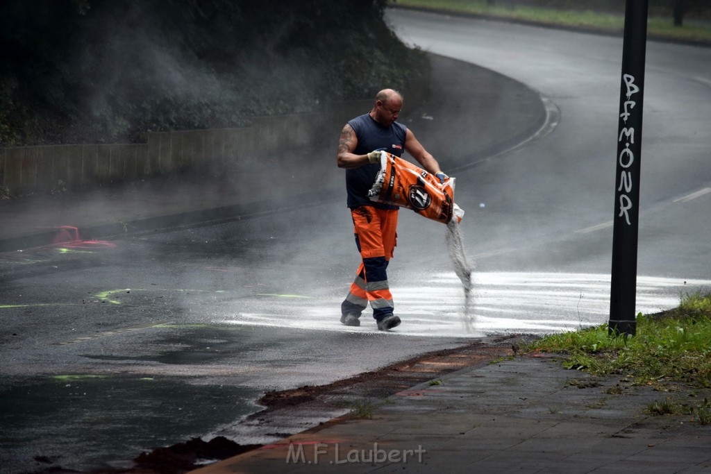 VU Frontal Koeln Hoehenhaus Berlinerstr vor Leuchterstr P83.JPG - Miklos Laubert